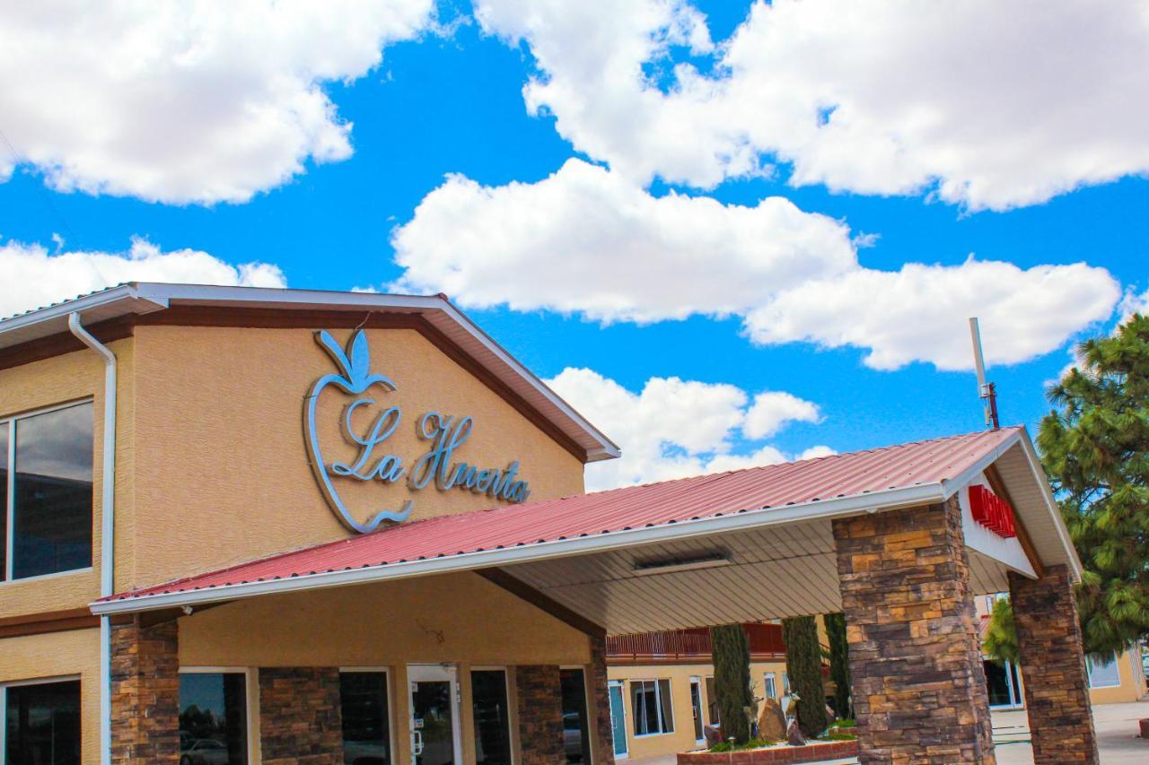 La Huerta Inn & Suites Ciudad Cuauhtemoc  Экстерьер фото